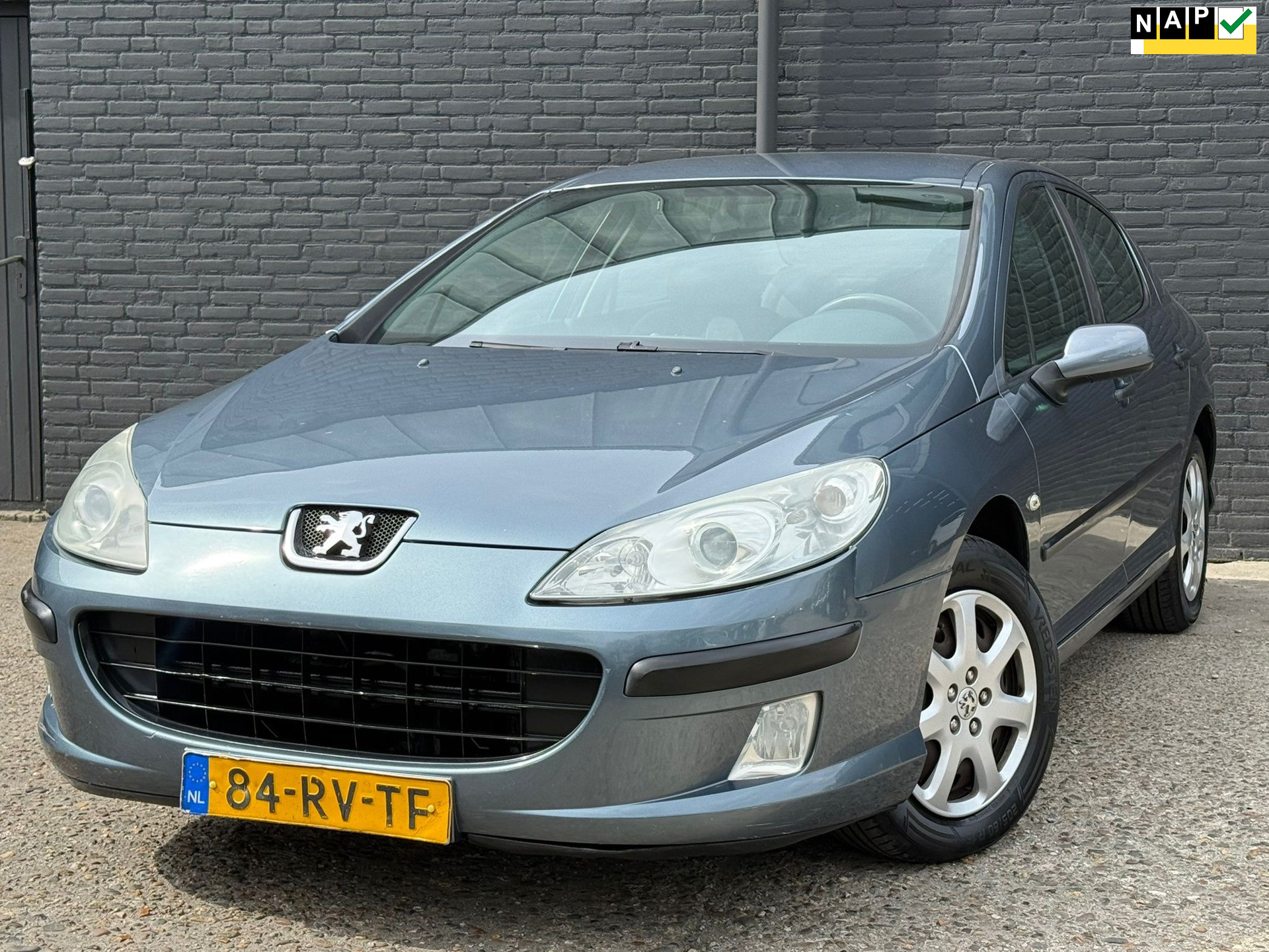 53358817-25.jpg