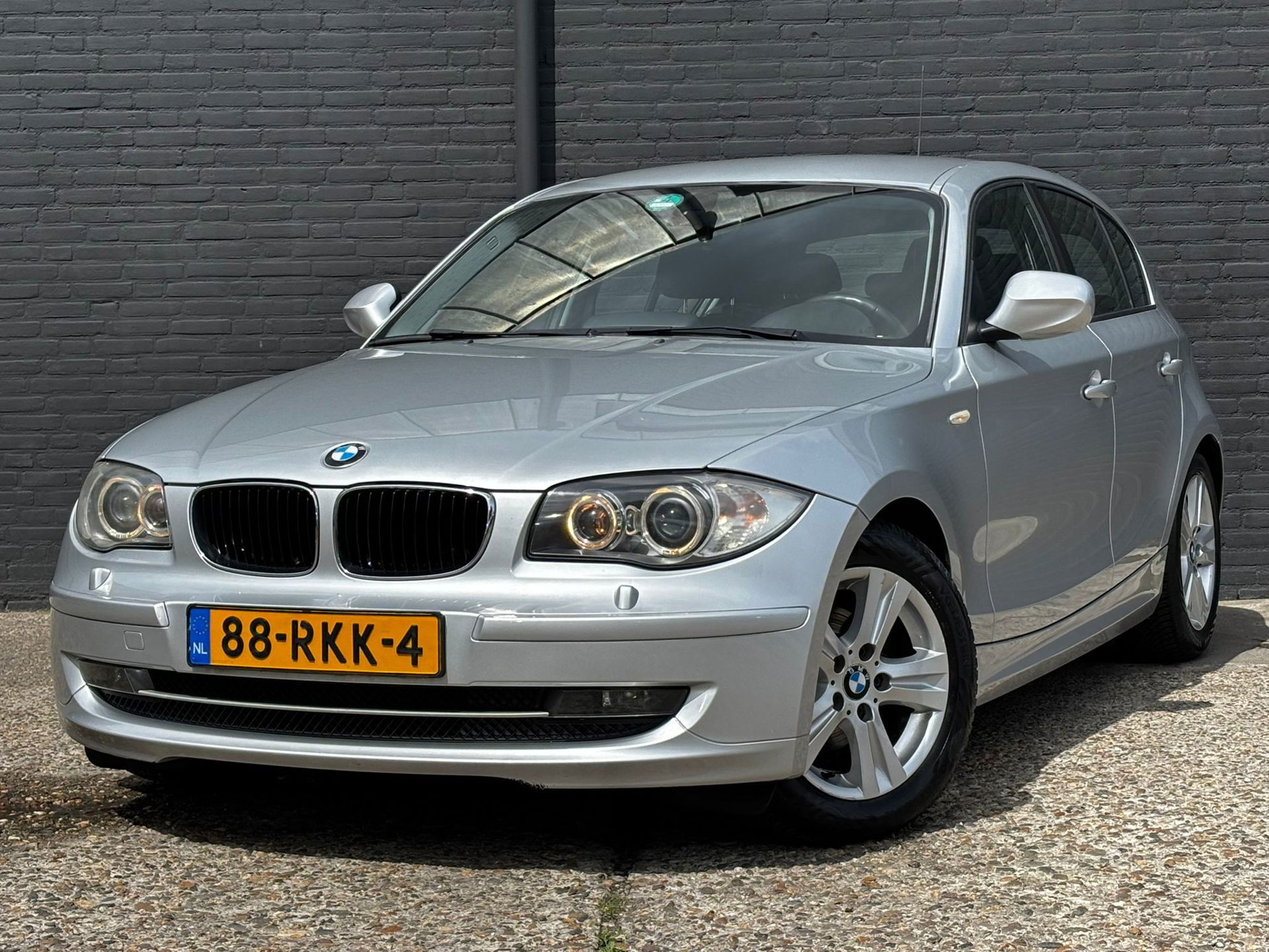 54457861-28.jpg