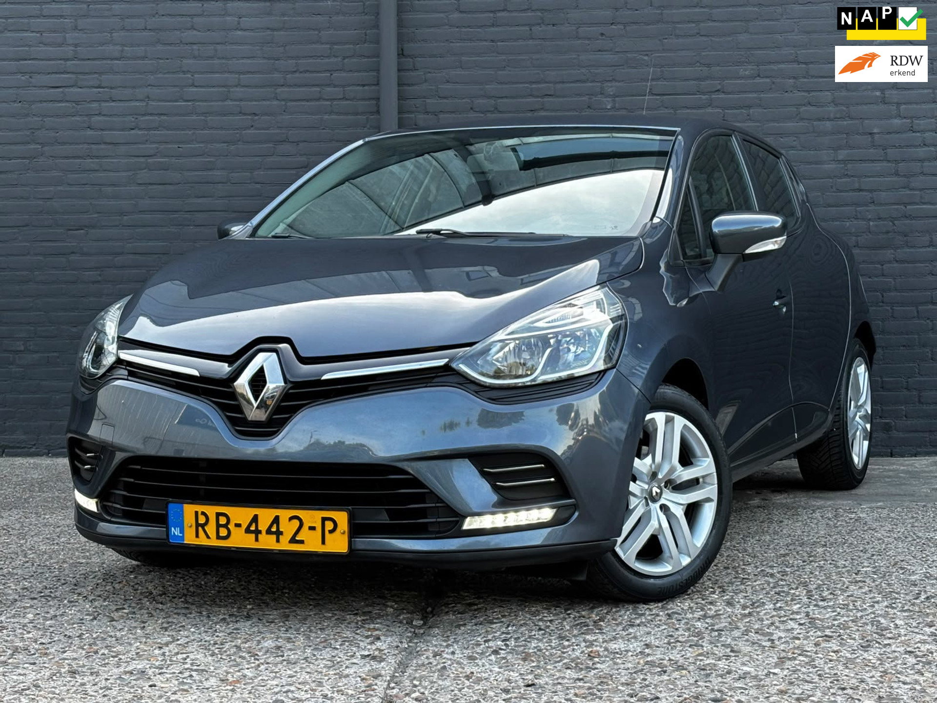 55645170-24.jpg
