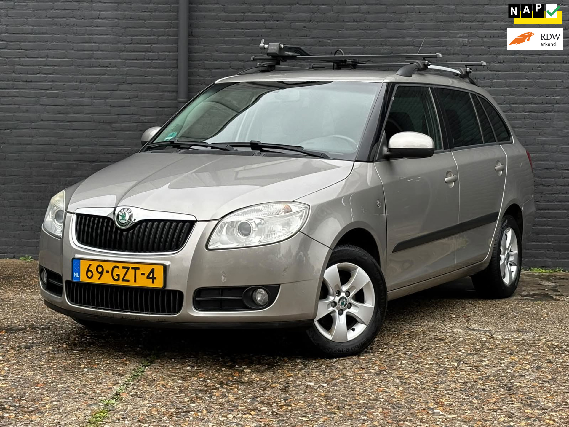 57625067-27.jpg